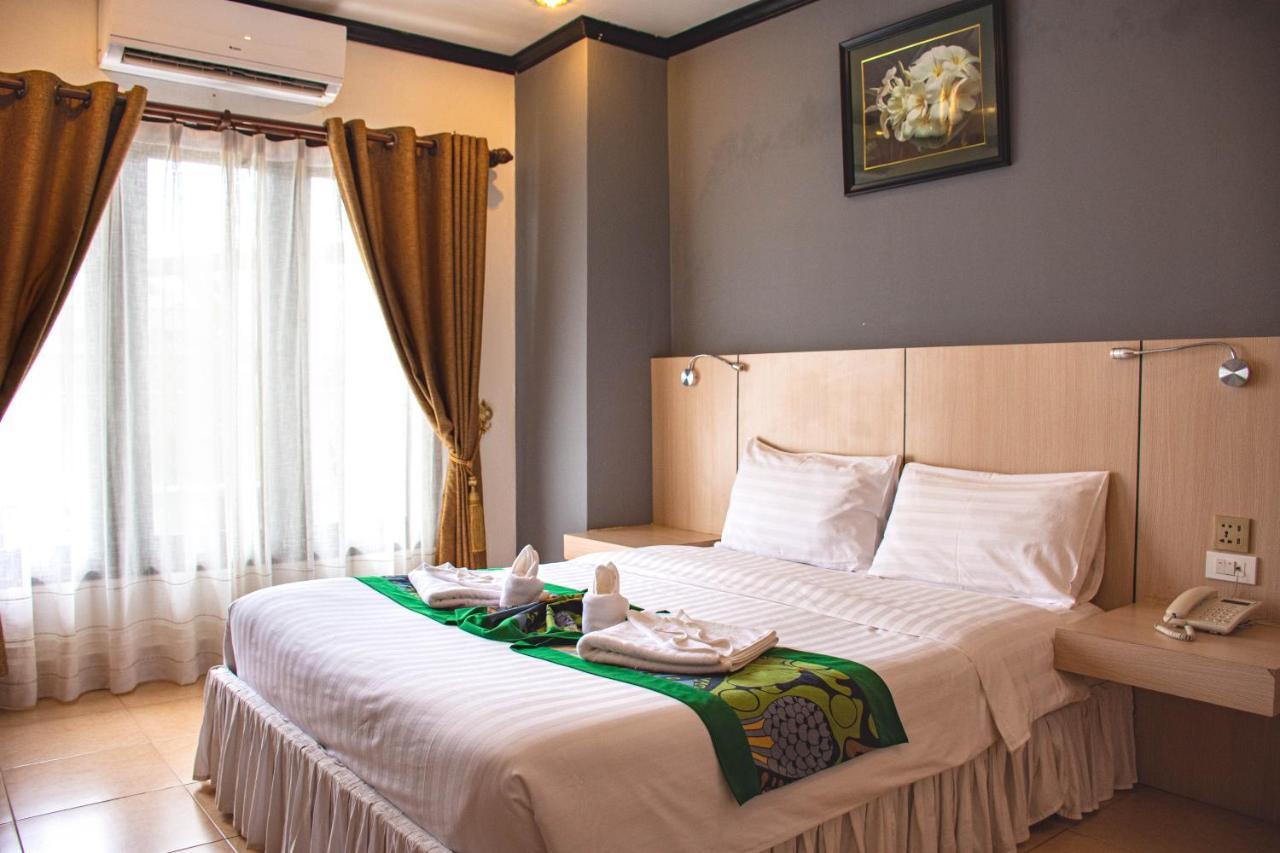 New Usouk Boutique Hotel Vientiane Bagian luar foto