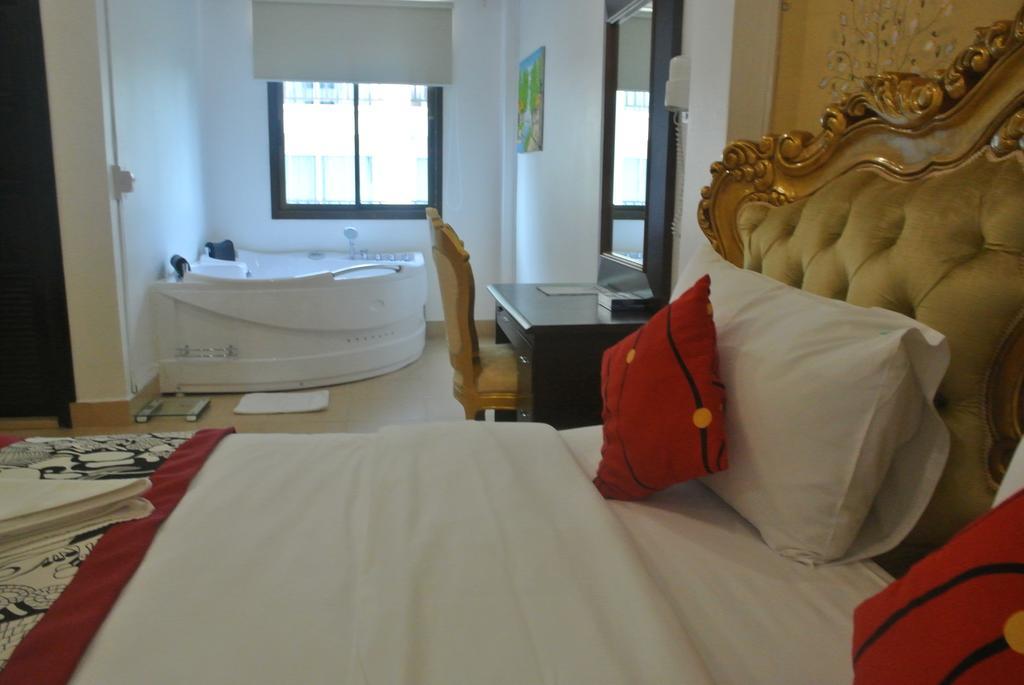 New Usouk Boutique Hotel Vientiane Bagian luar foto